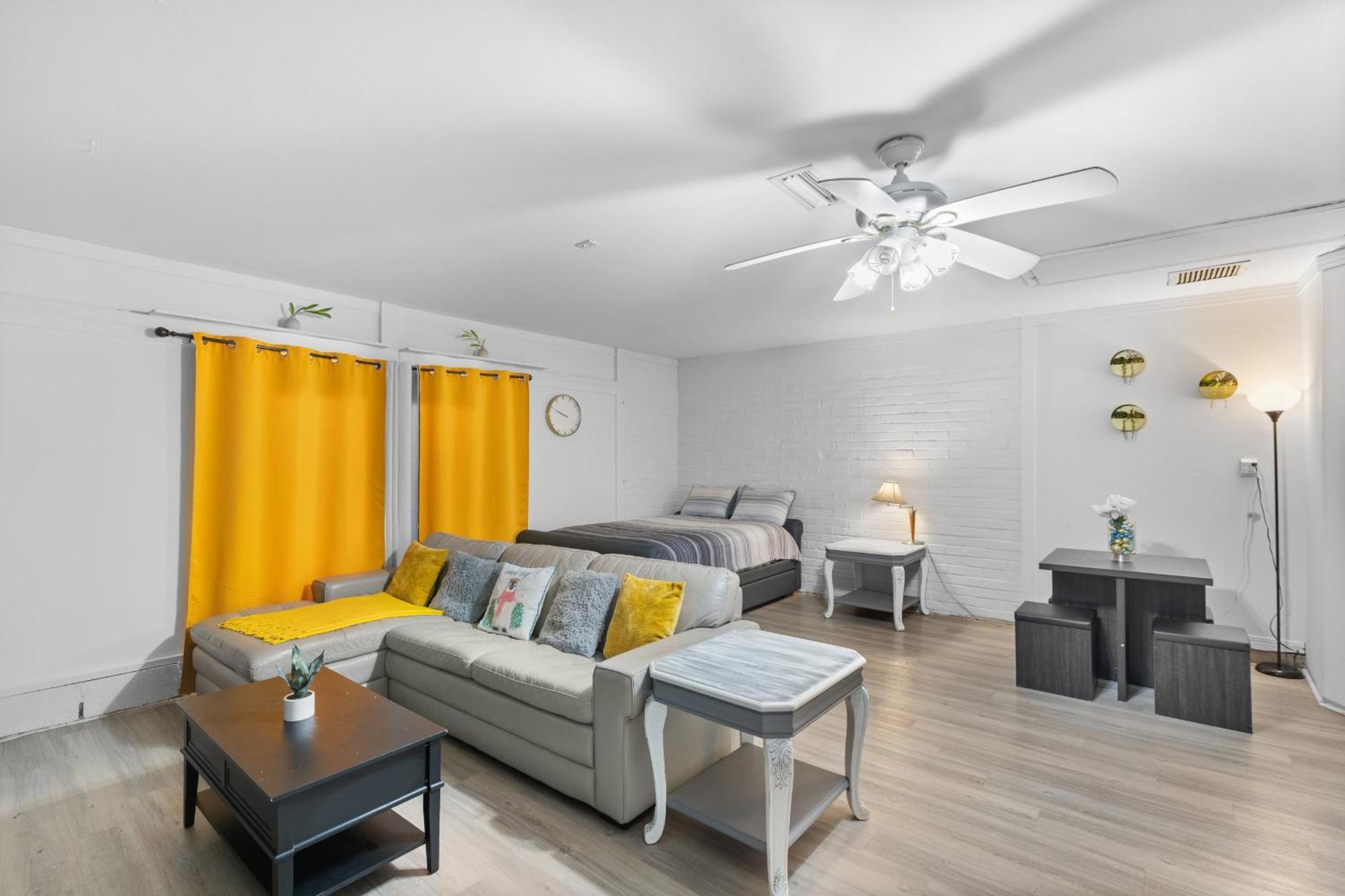 Pet Friendly Large Studio With Free Wi-Fi In Great Location! Orange Park Kültér fotó