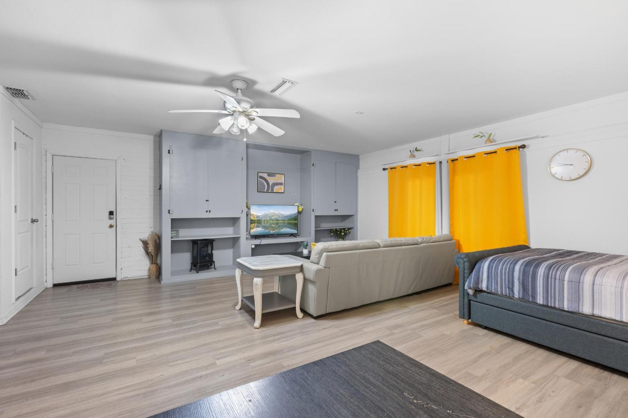 Pet Friendly Large Studio With Free Wi-Fi In Great Location! Orange Park Kültér fotó