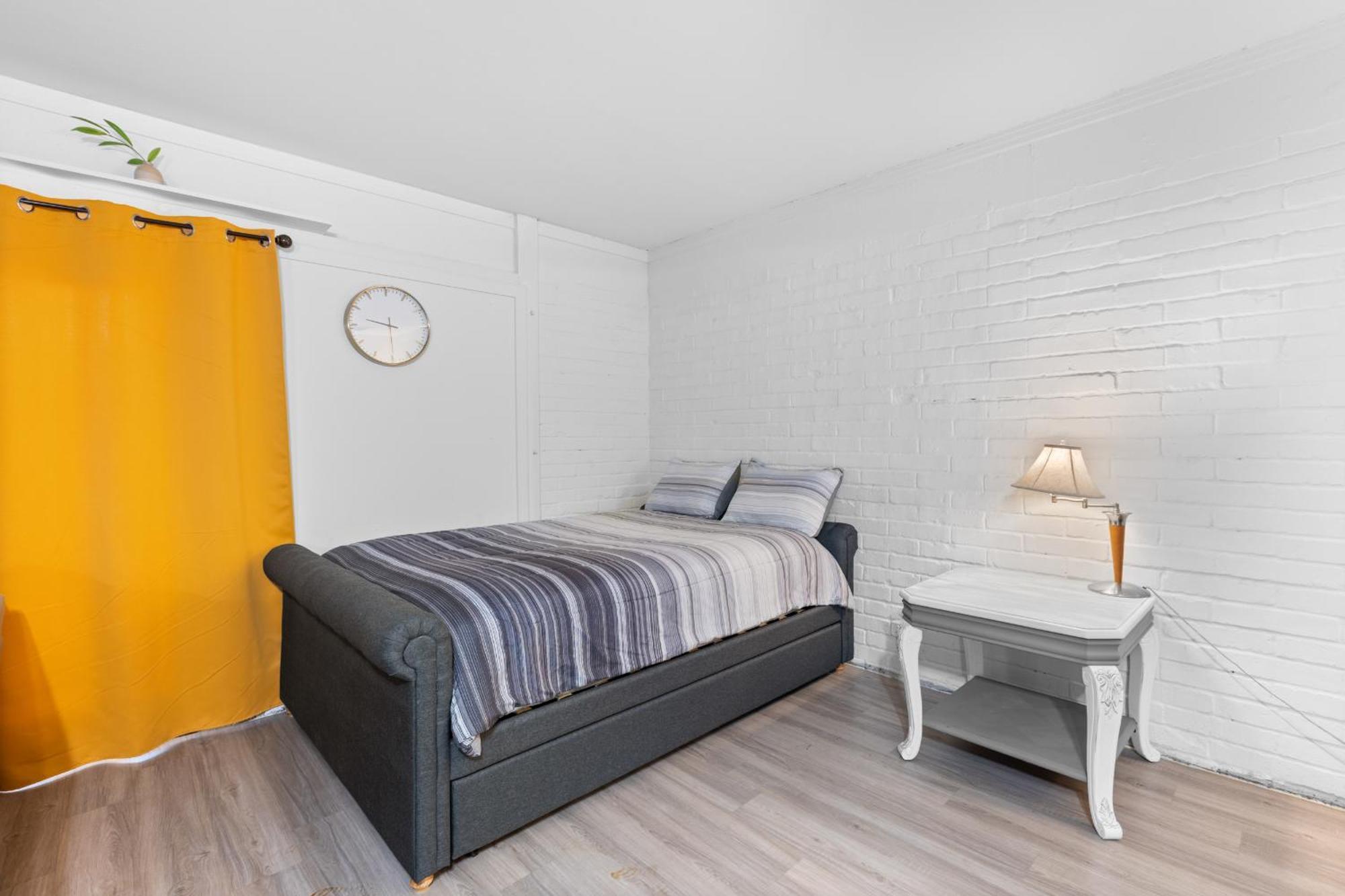 Pet Friendly Large Studio With Free Wi-Fi In Great Location! Orange Park Kültér fotó